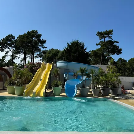 Camping Un Toit Sur Le Bassin Les Embruns *