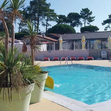 Un Toit Sur Le Bassin Les Embruns Campsite