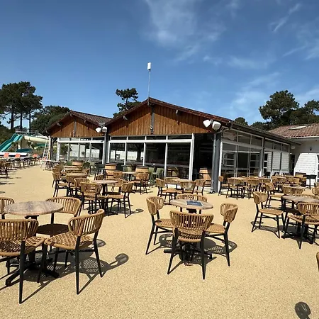 Campsite Un Toit Sur Le Bassin Les Embruns *