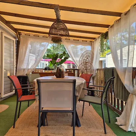 Campingplatz Un Toit Sur Le Bassin Les Embruns