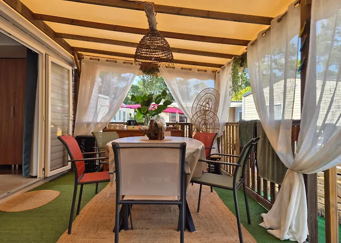 Campingplatz Un Toit Sur Le Bassin Les Embruns